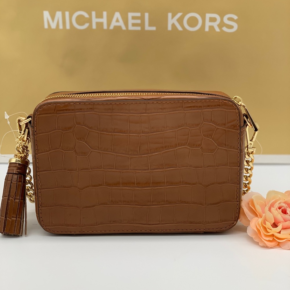 MICHAEL KORS MD CAMERA CROSSBODY BAG EMBOSSED LETR - Picture 3 of 16